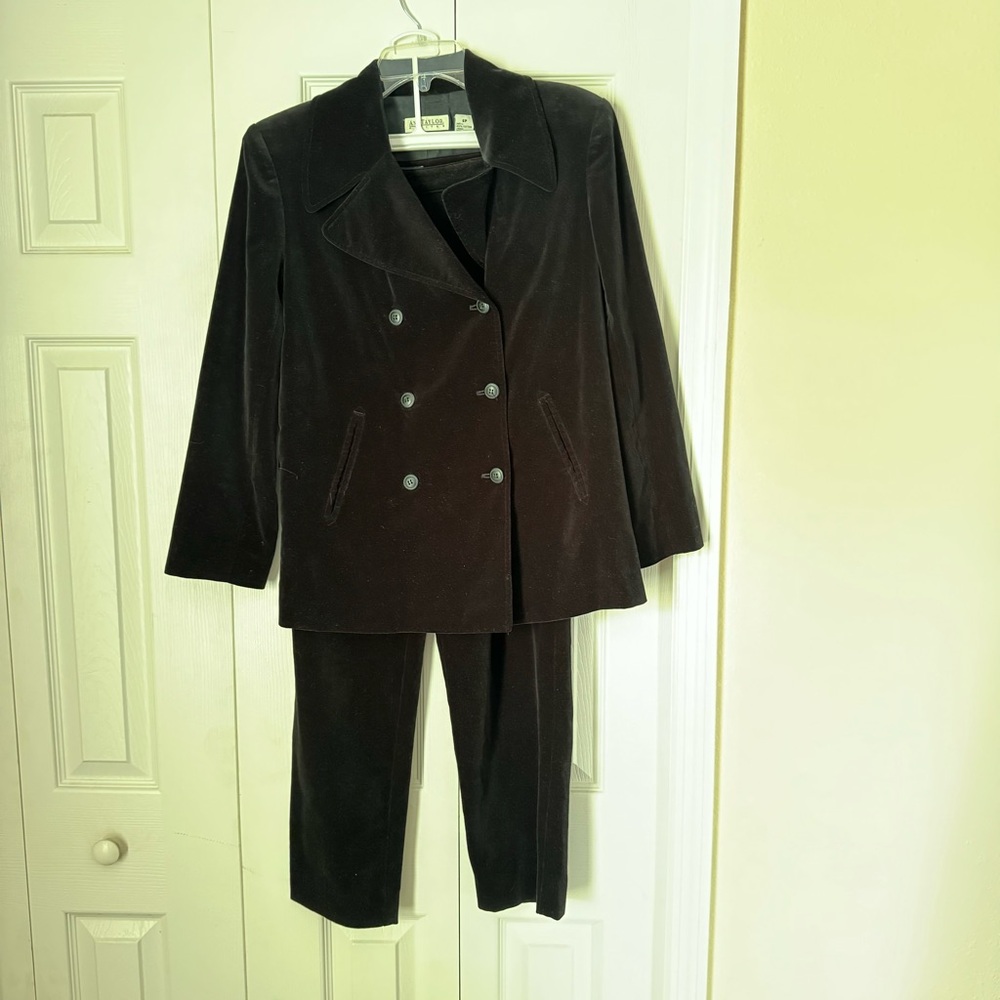 Ann Taylor size 6P Black Velvet two piece suit fall spring fully lined cotton